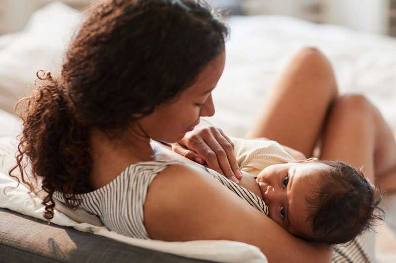 Estudo aponta que leite materno possui forte resposta imunológica à Covid-19